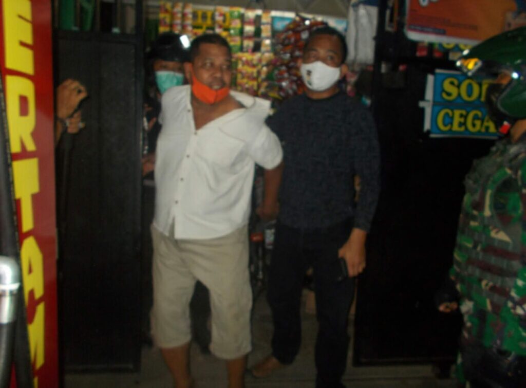 PhotoGrid_1589298590950 PhotoGrid 1589298590950