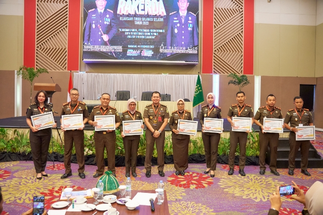 Picsart 23 12 06 21 33 25 915